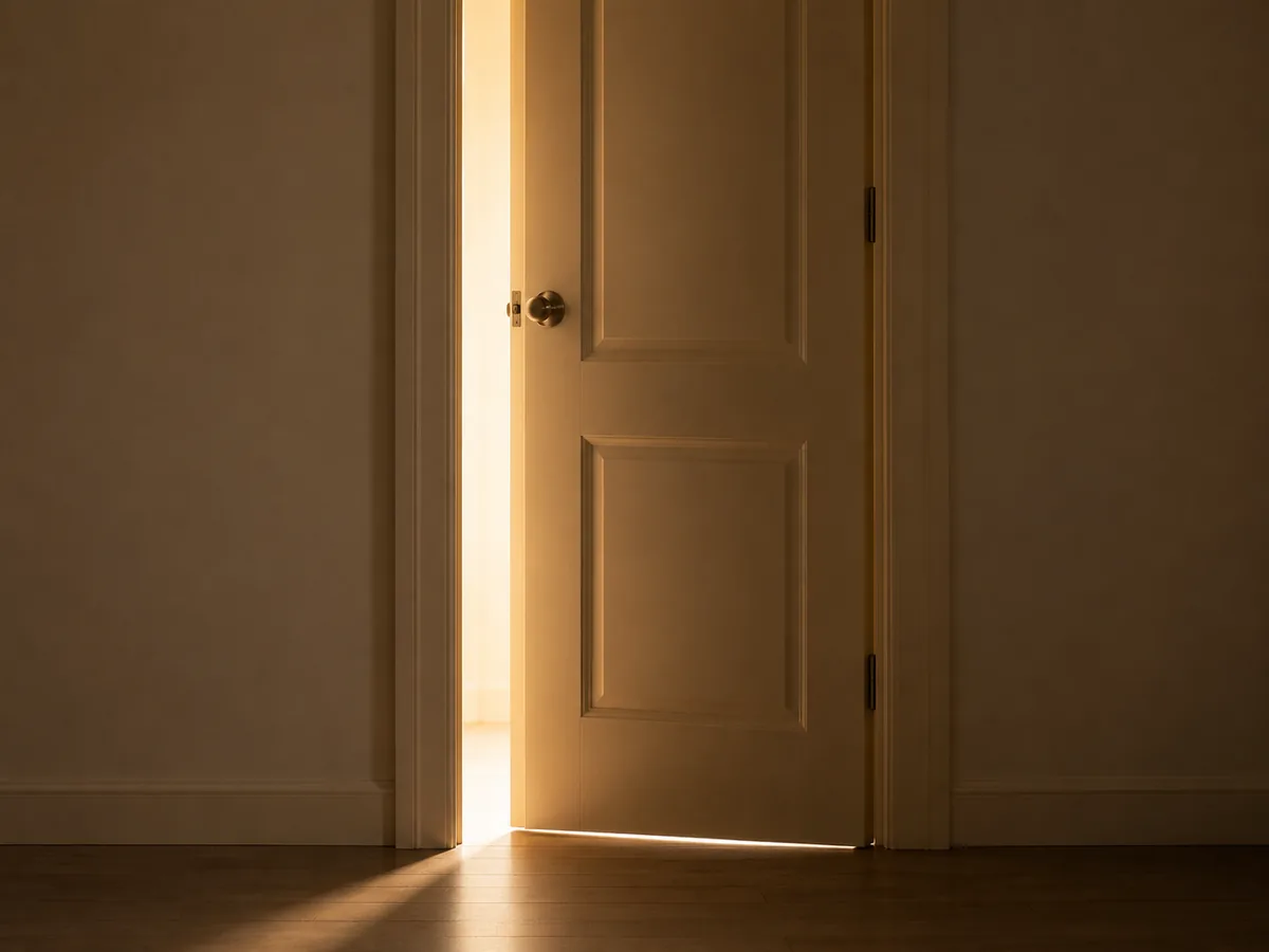A closing gap, because what tightens does not loosen